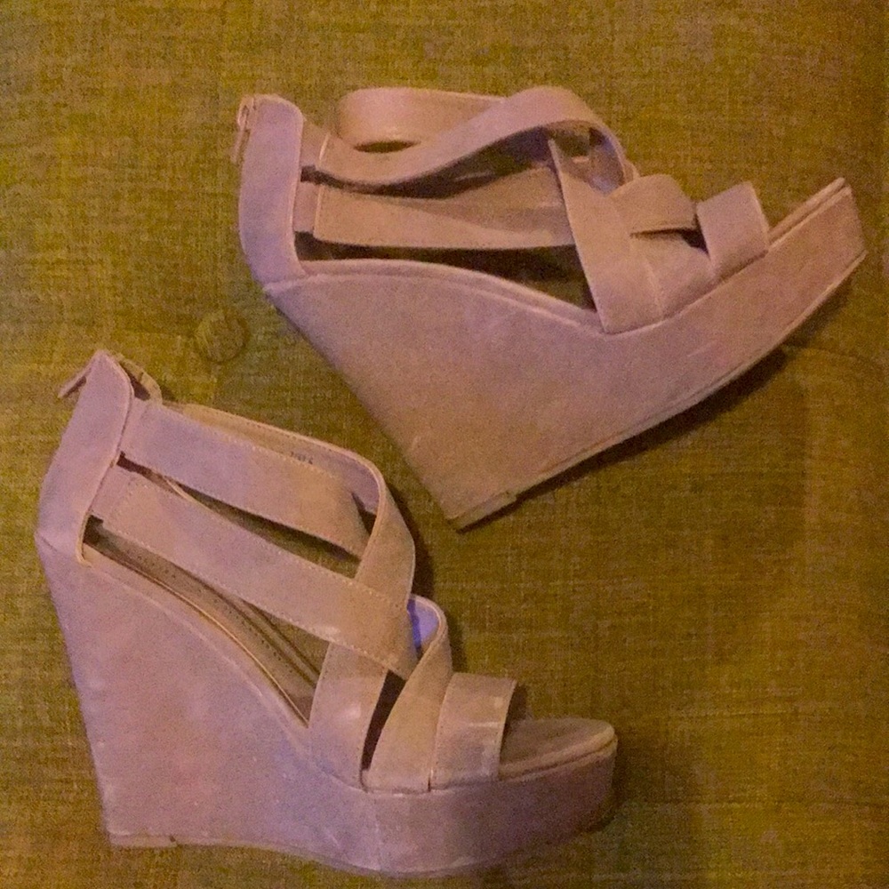 Chinese Laundry Wedges